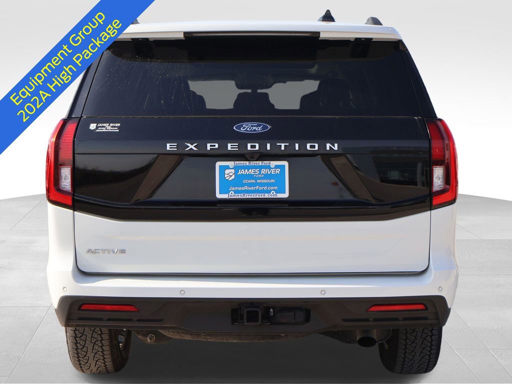 Certified 2025 Ford Expedition Active image 5