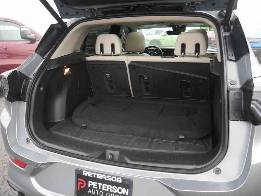 Used 2024 Buick Encore GX Avenir w/ Avenir Technology Package image 9