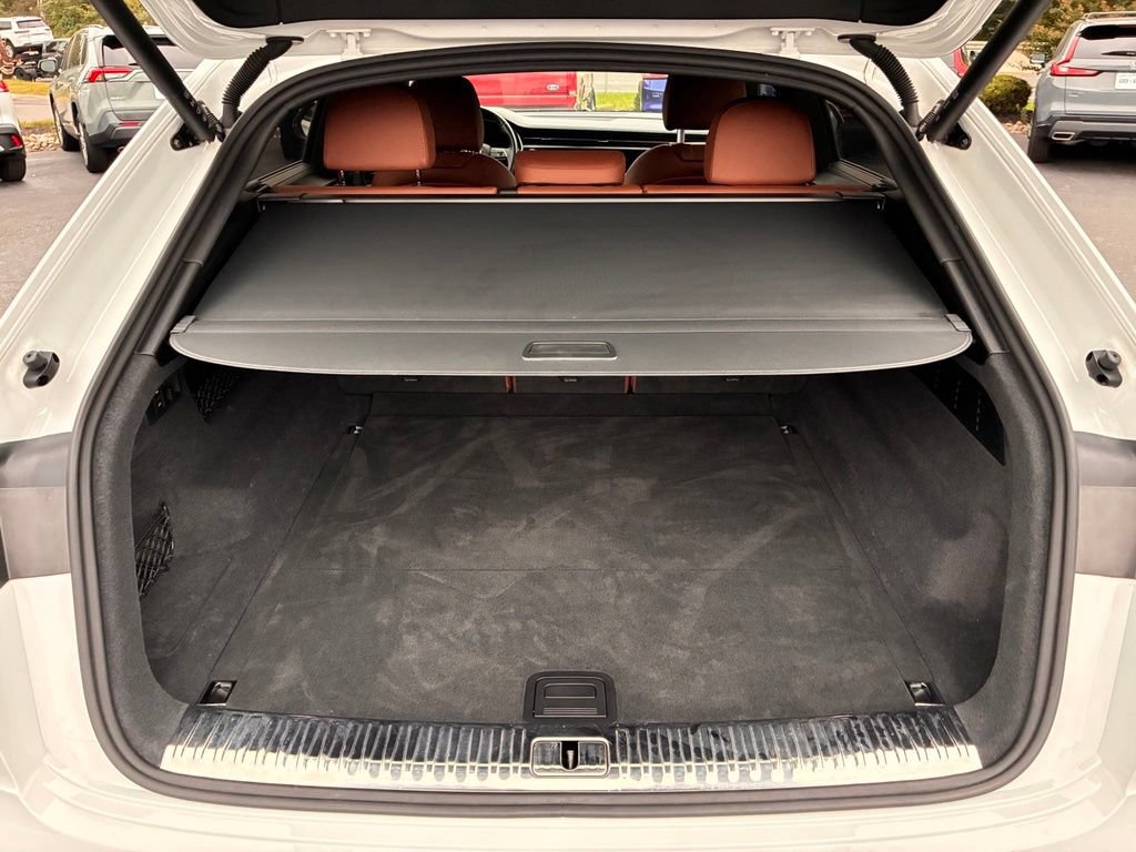 Used 2023 Audi Q8 Prestige w/ Prestige Package AWD/4WD image 14