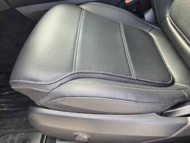 Used 2025 Mercedes-Benz GLC 300 4MATIC image 21
