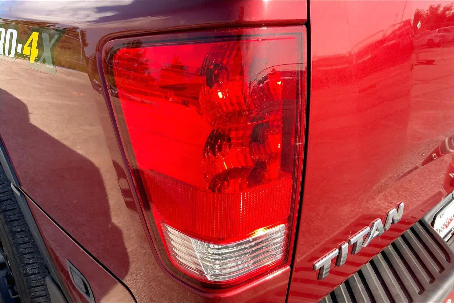 Used 2015 Nissan Titan PRO-4X AWD/4WD image 28