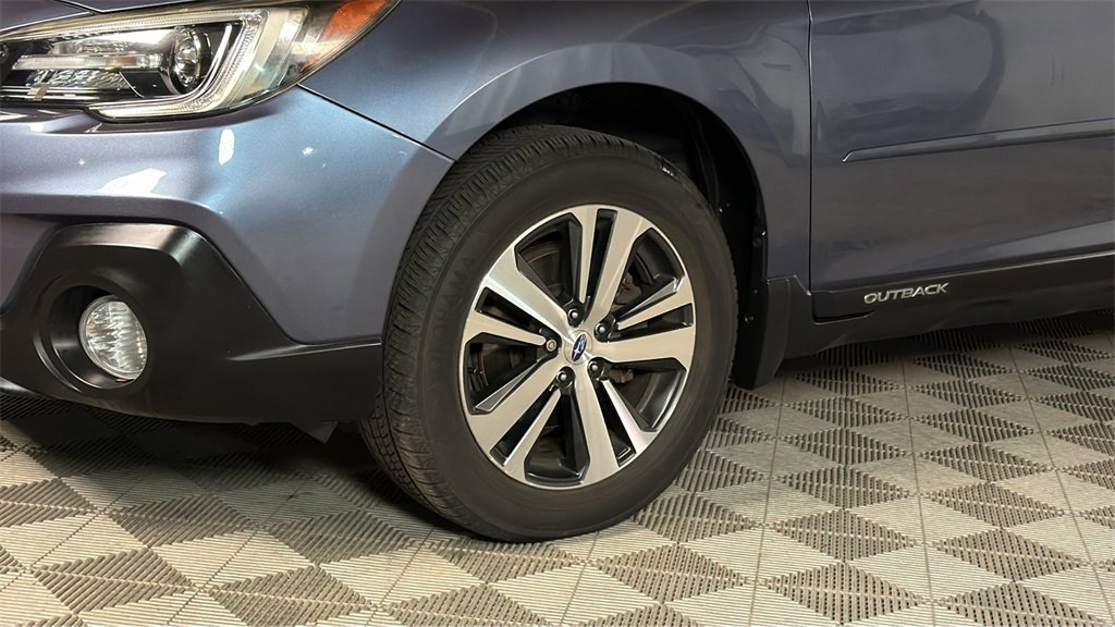 Used 2018 Subaru Outback 2.5i Limited image 4