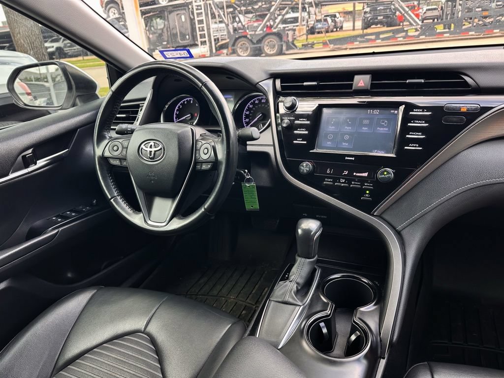 Used 2020 Toyota Camry SE FWD image 10