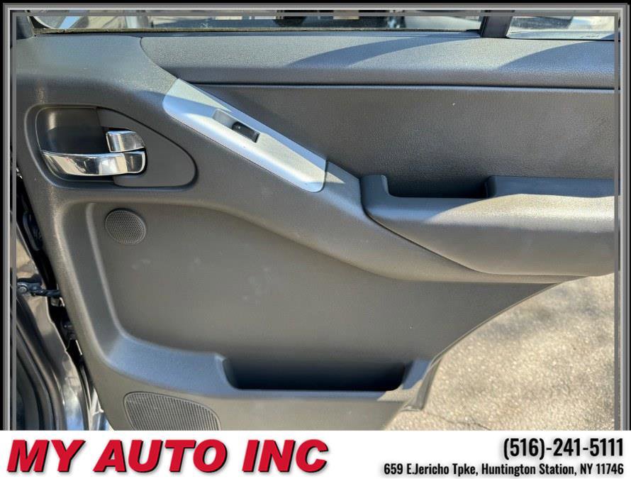 Used 2012 Nissan Pathfinder Silver image 32
