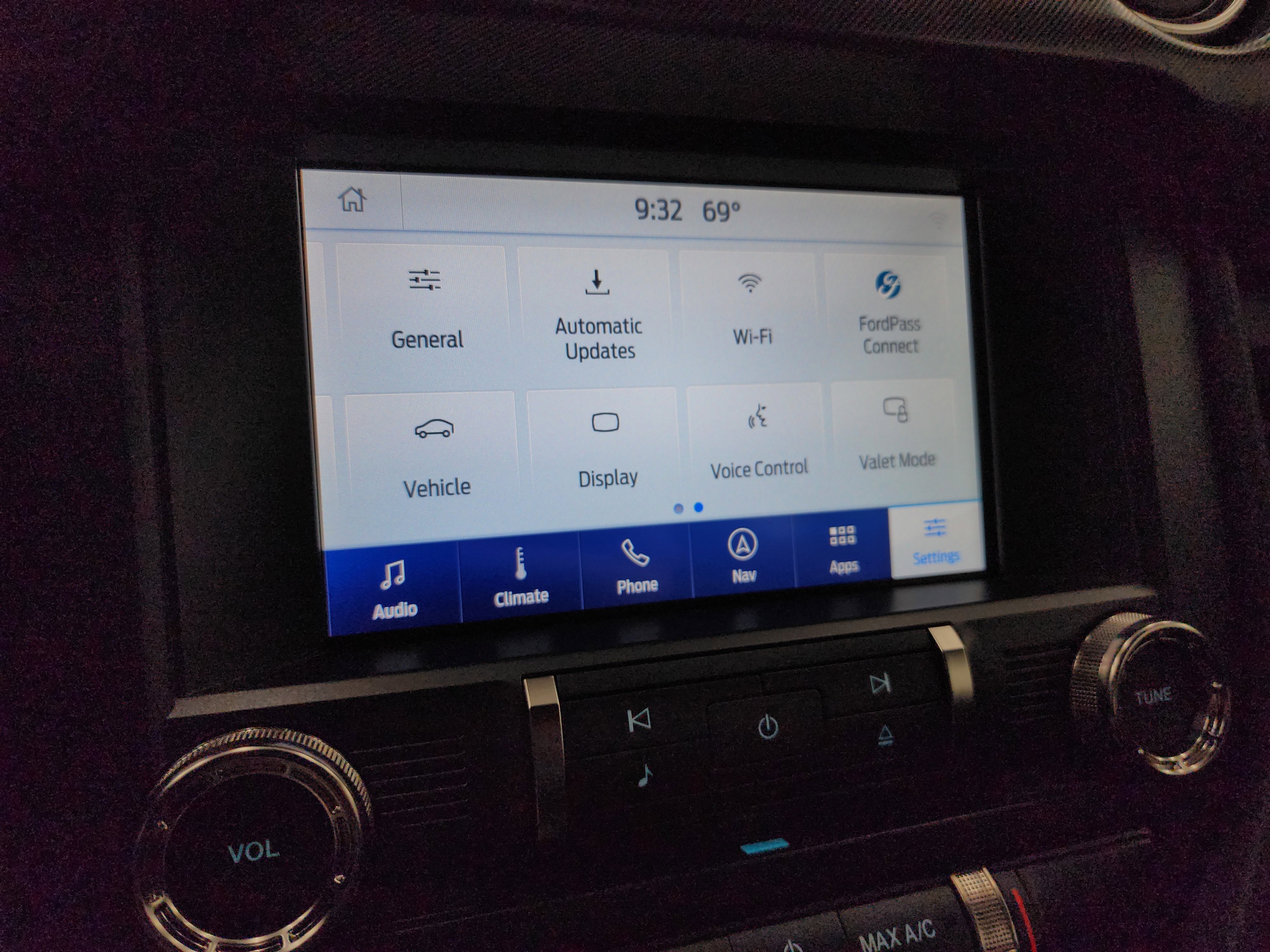 Used 2022 Ford Mustang Shelby GT500 w/ Technology Package image 46