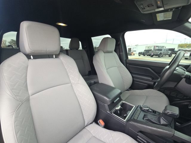 Used 2025 Toyota Tacoma SR5 AWD/4WD image 18