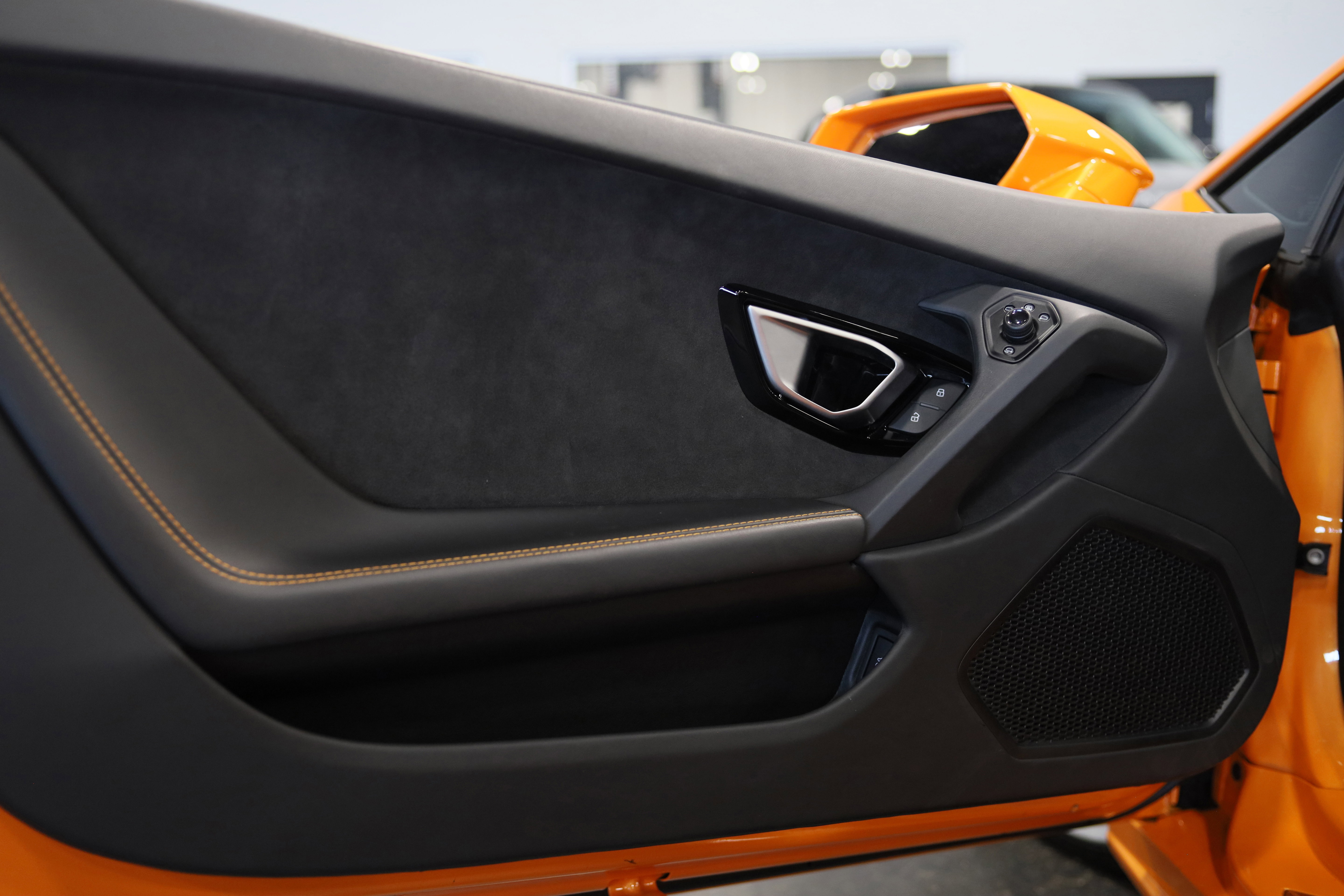 Used 2016 Lamborghini Huracan LP 610-4 image 13