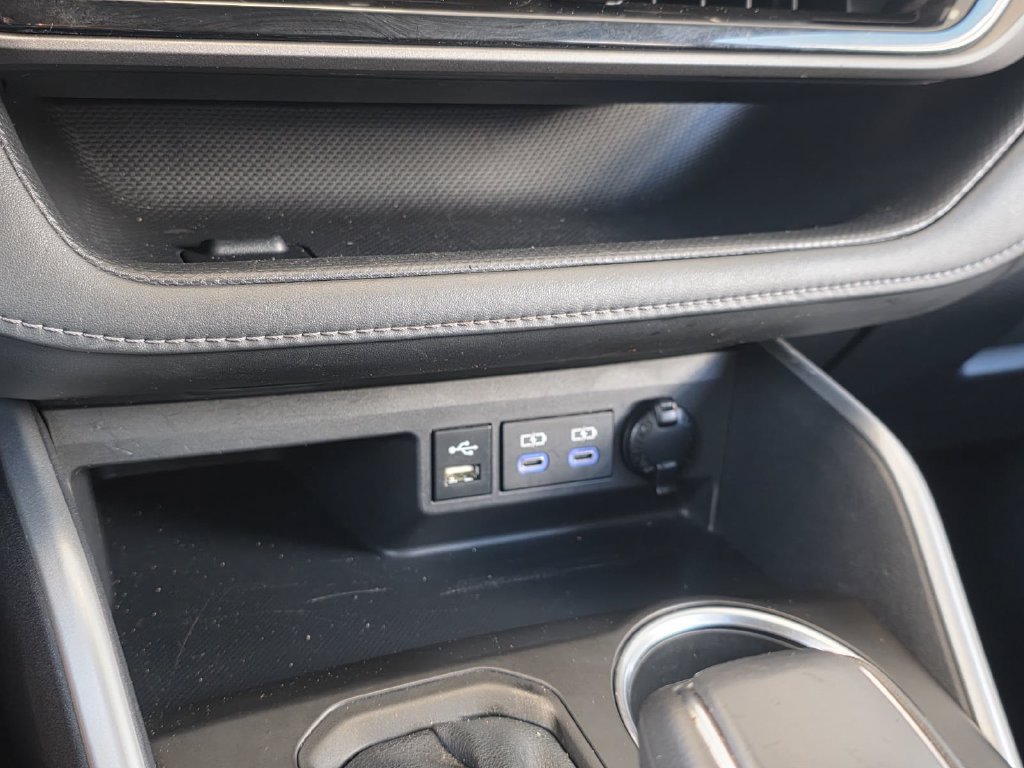 Used 2022 Toyota Highlander XLE FWD image 23