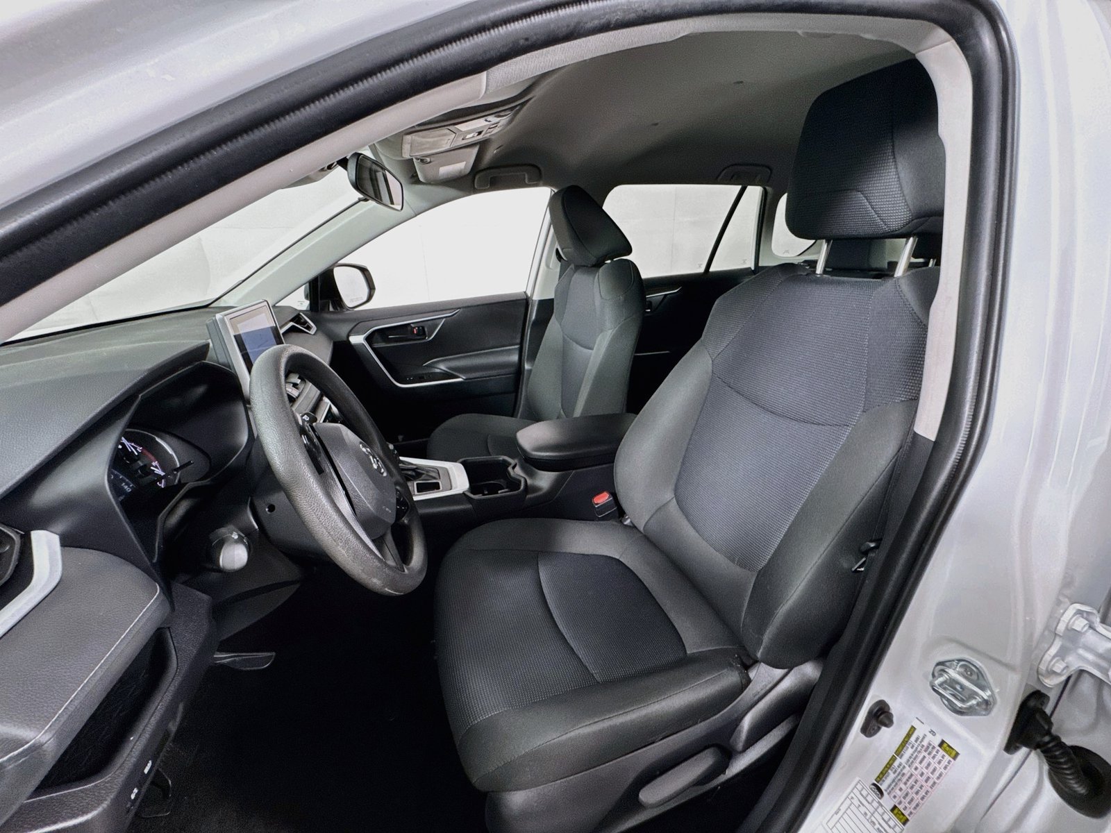 Certified 2025 Toyota RAV4 LE AWD/4WD image 19