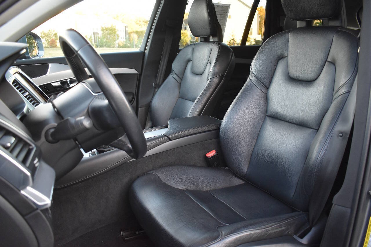 Used 2017 Volvo XC90 T6 Momentum w/ Vision Package AWD/4WD image 12