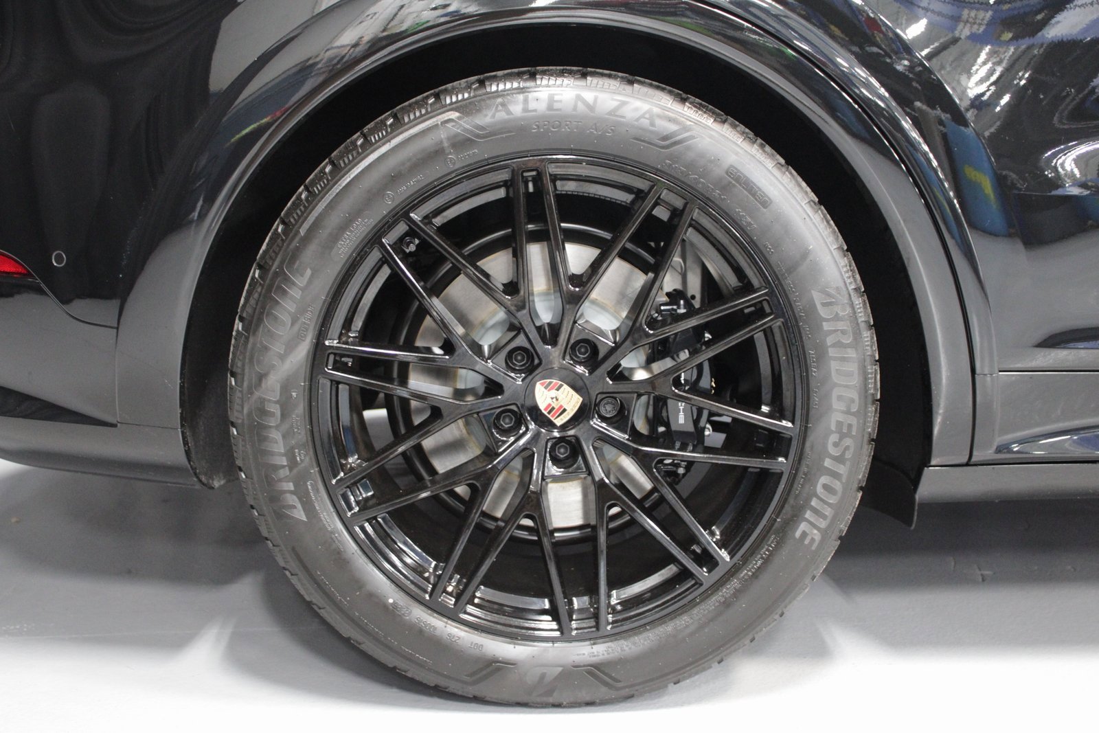 New 2026 Porsche Cayenne GTS image 13