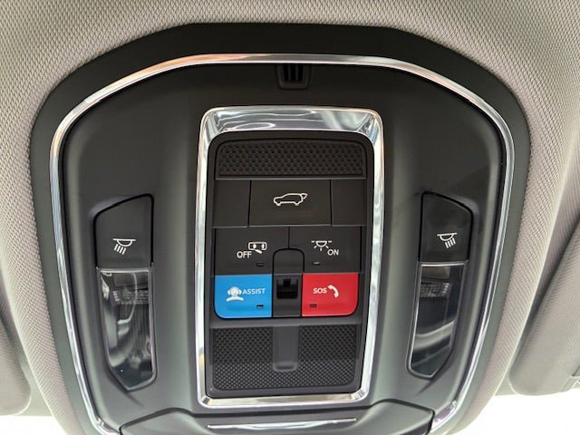 Used 2023 Jeep Grand Cherokee Limited w/ Black Appearance Package AWD/4WD image 29