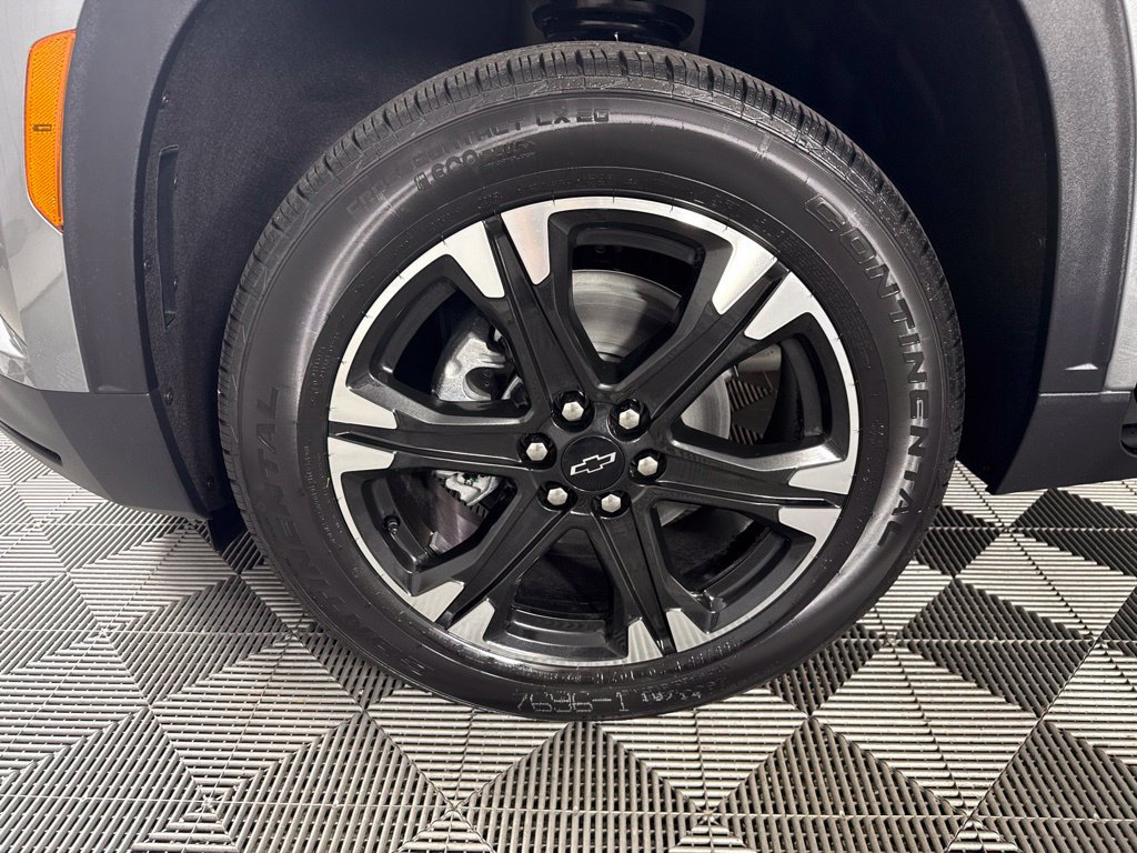 New 2027 Chevrolet Traverse LT FWD image 10