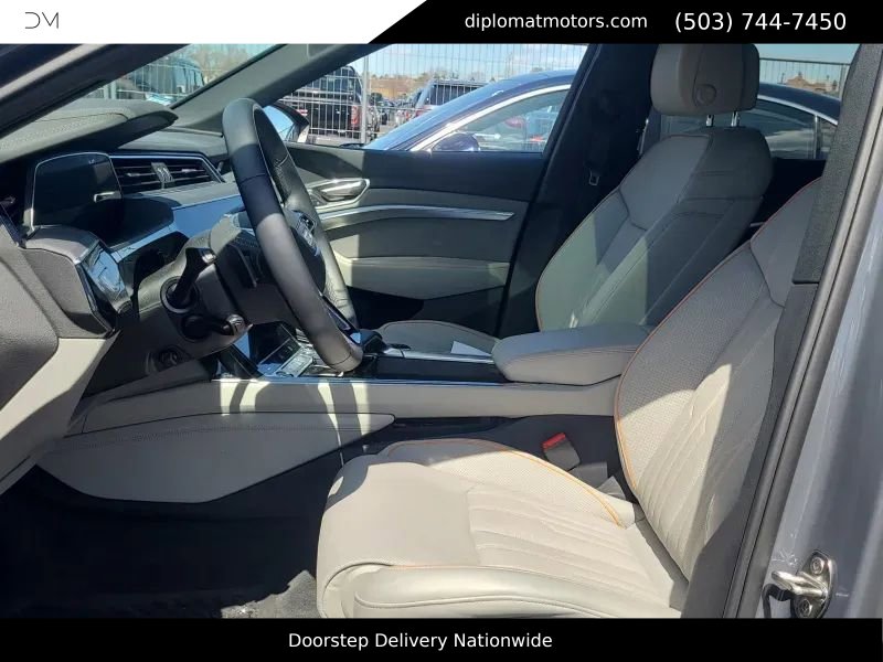 Used 2024 Audi Q8 e-tron Prestige AWD/4WD image 7