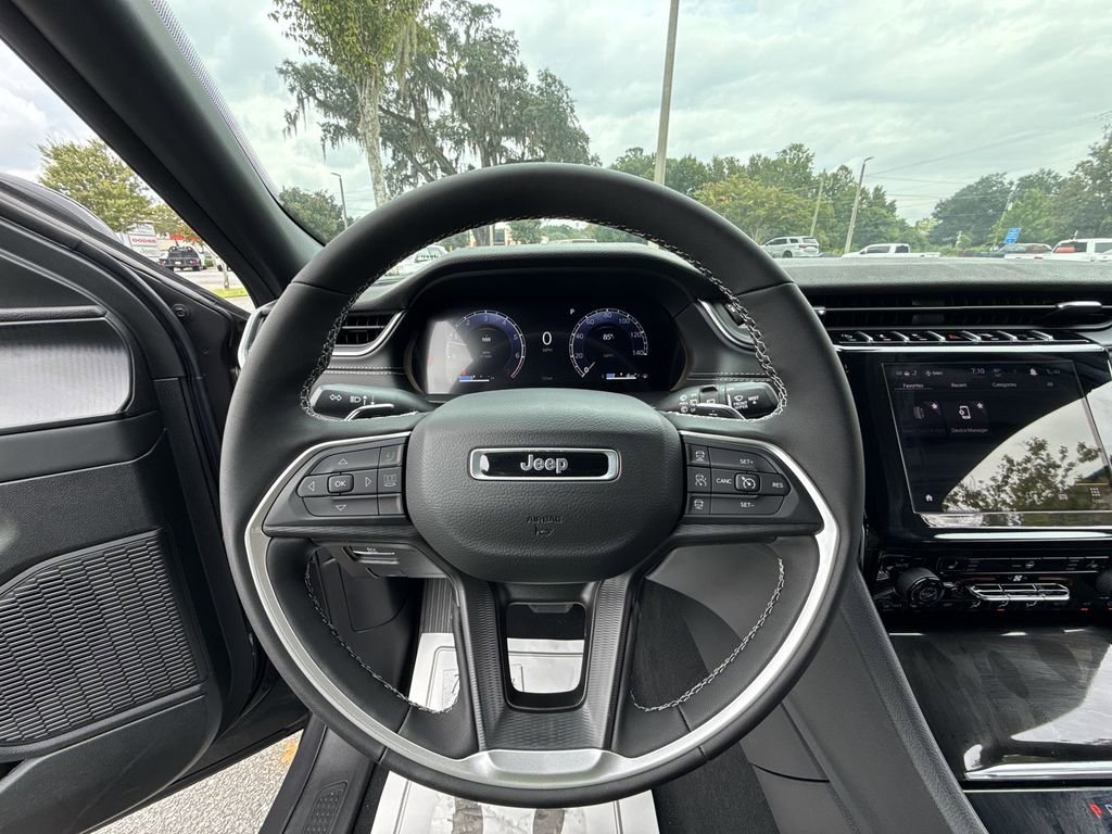 New 2025 Jeep Grand Cherokee L Laredo w/ Luxury Tech Group I image 13