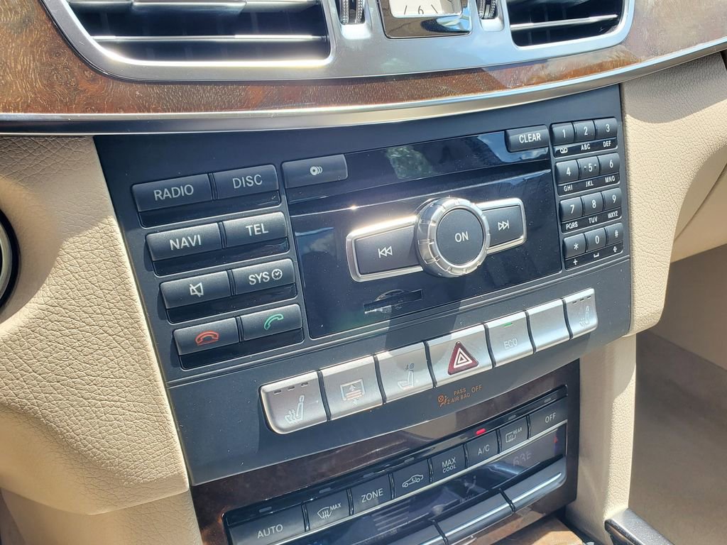 Used 2014 Mercedes-Benz E 350 4MATIC Sedan image 30