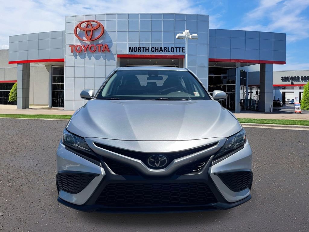 Used 2023 Toyota Camry SE FWD image 2