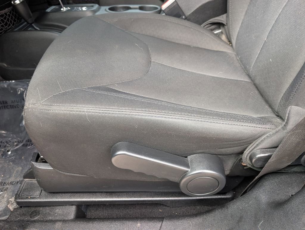 Used 2016 Jeep Wrangler Sport image 15