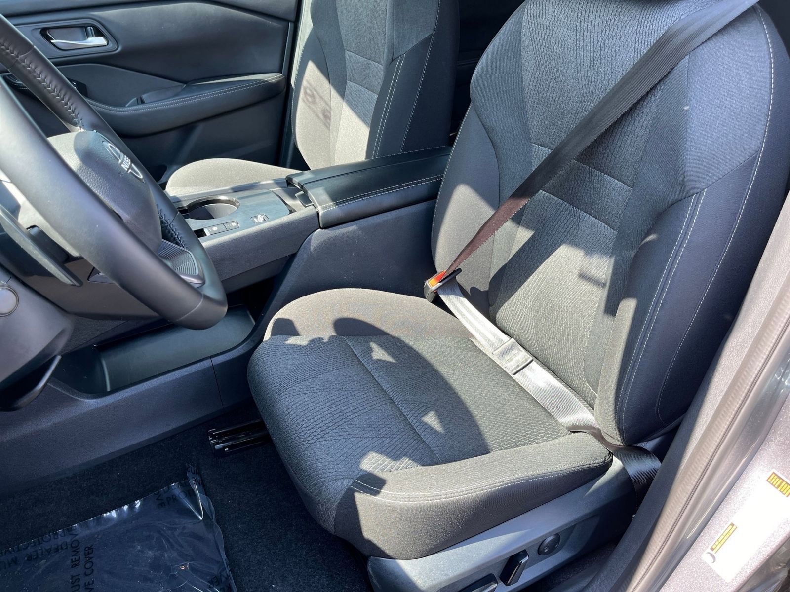 Used 2025 Nissan Rogue SV FWD image 36