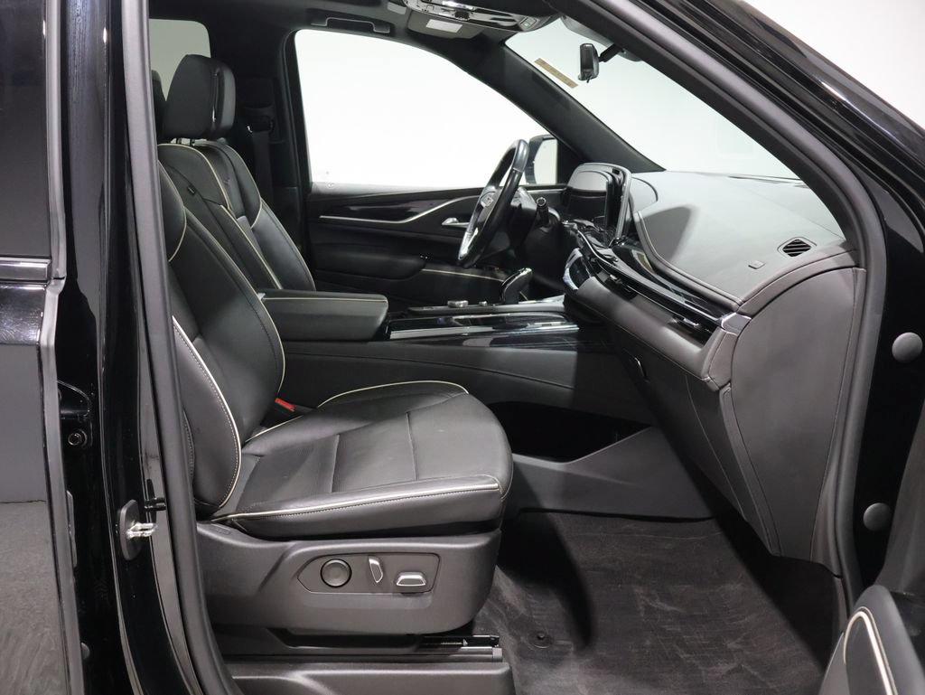 Used 2023 Cadillac Escalade Sport w/ Touring Package AWD/4WD image 28