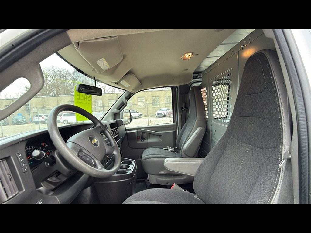 Used 2018 Chevrolet Express 2500 w/ Driver Convenience Package RWD image 18