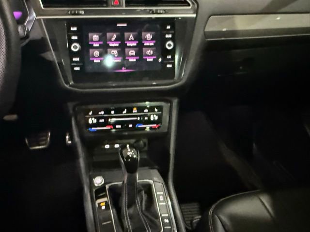 Used 2024 Volkswagen Tiguan SE R-Line image 20