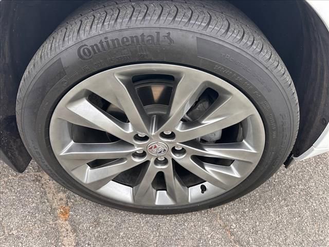 Certified 2022 Buick Envision Avenir w/ Technology Package II image 36