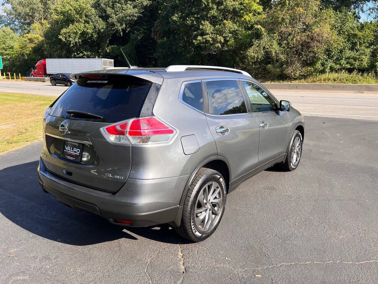 Used 2016 Nissan Rogue SL AWD/4WD image 5