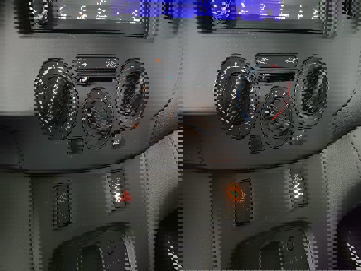 Used 2021 Nissan NV200 S image 29