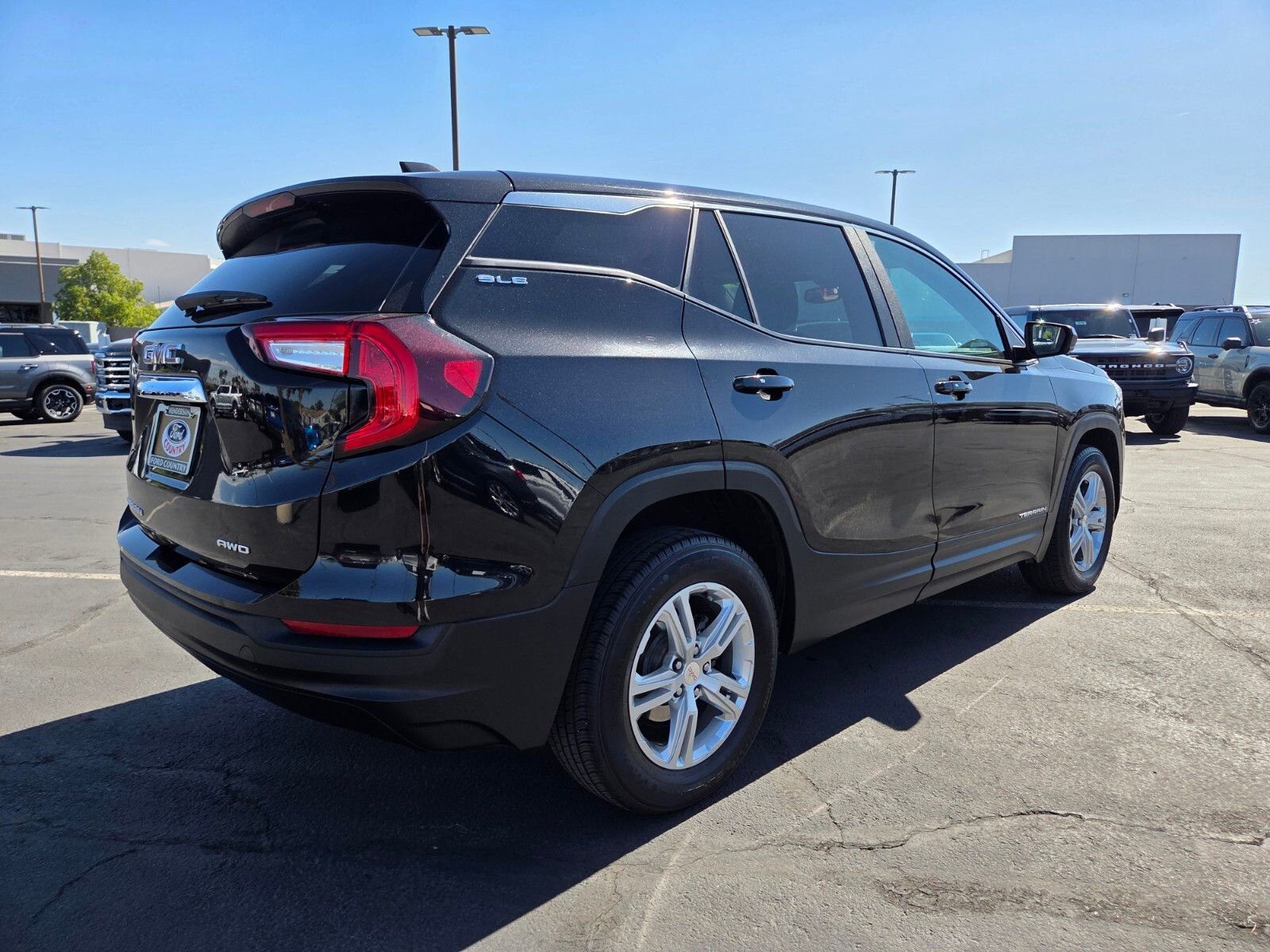 Used 2024 GMC Terrain SLE image 6