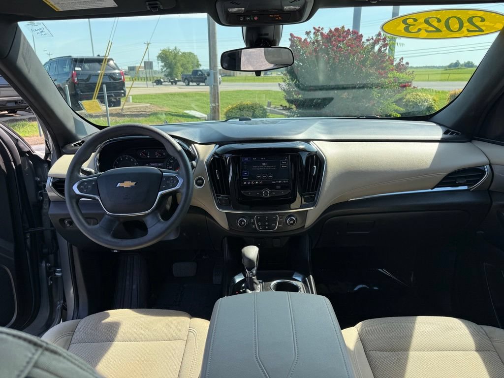 Used 2023 Chevrolet Traverse LS FWD image 12
