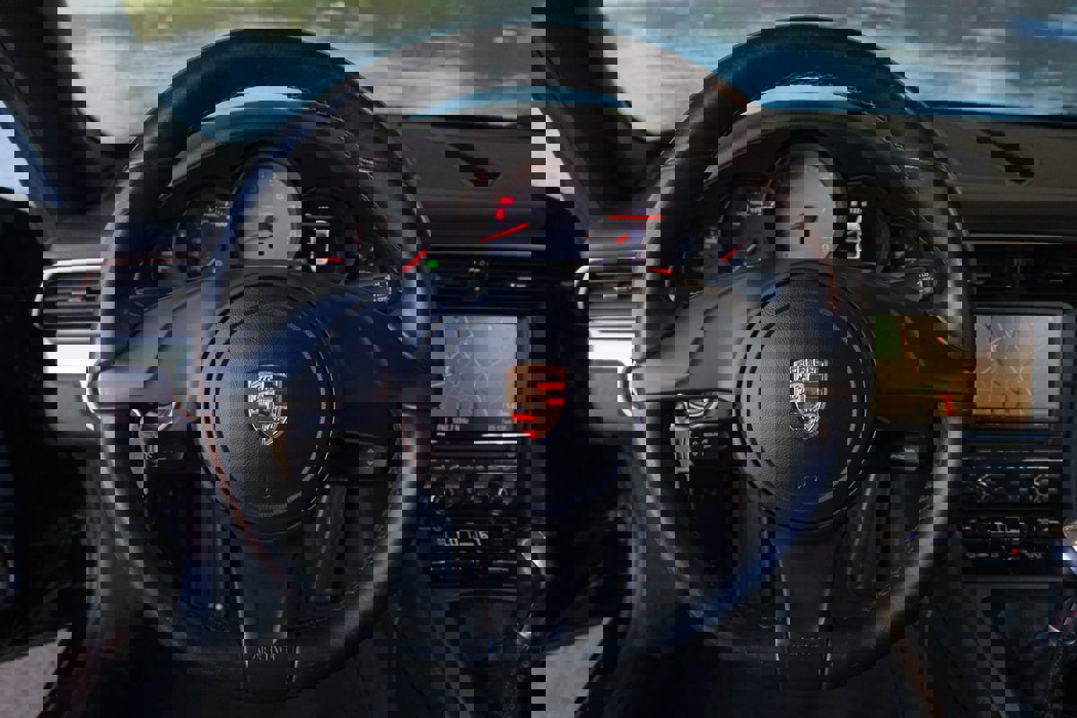 Used 2014 Porsche 911 Carrera 4S image 15