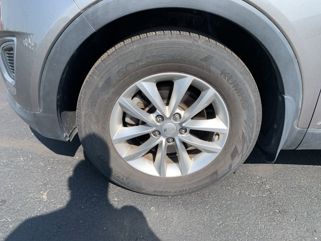 Used 2016 Kia Sorento LX AWD/4WD image 13