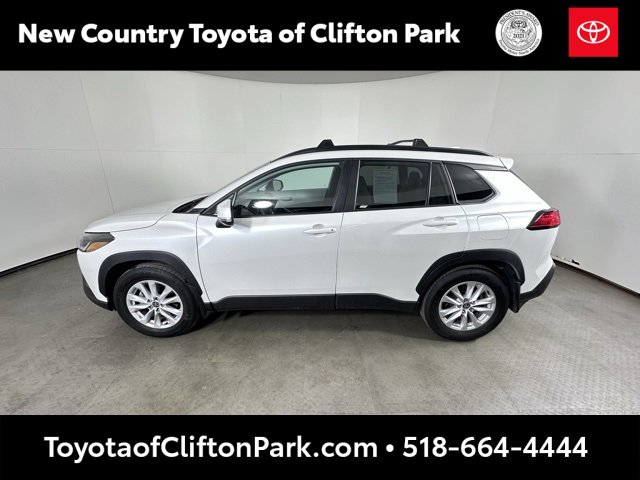 Used 2022 Toyota Corolla Cross LE image 6