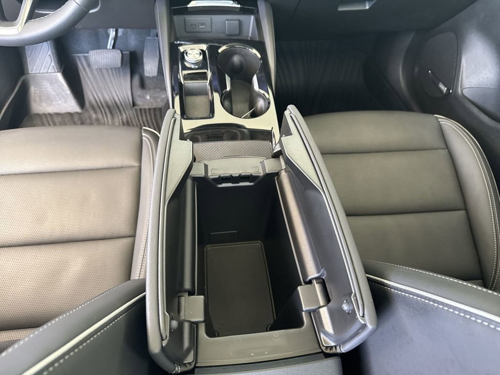 Certified 2025 Buick Envision Avenir AWD/4WD image 35