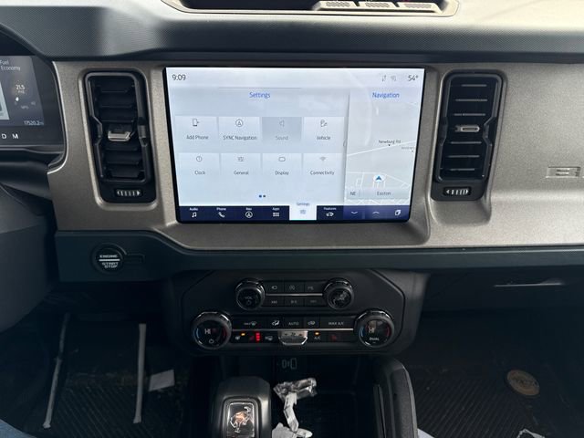 Used 2024 Ford Bronco Outer Banks AWD/4WD image 27