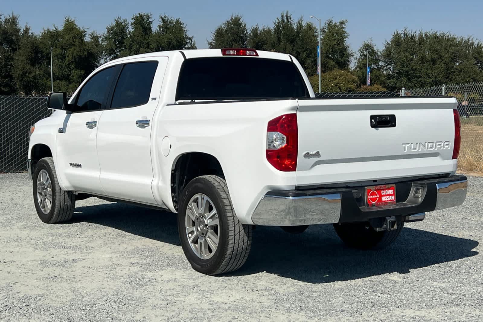 Used 2016 Toyota Tundra SR5 w/ SR5 Upgrade Package AWD/4WD image 7