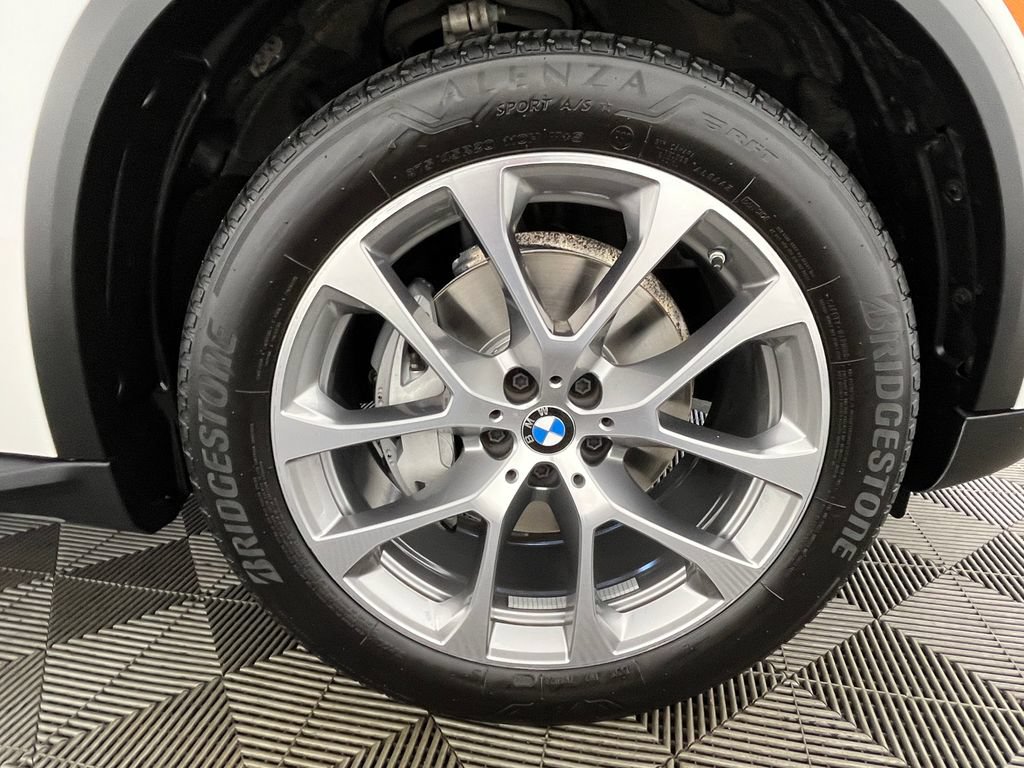 Used 2025 BMW X5 xDrive40i AWD/4WD image 14