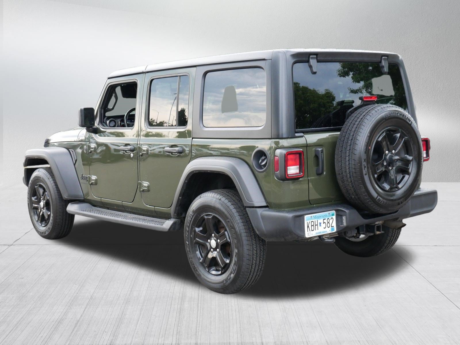 Used 2023 Jeep Wrangler Unlimited Sport AWD/4WD image 5