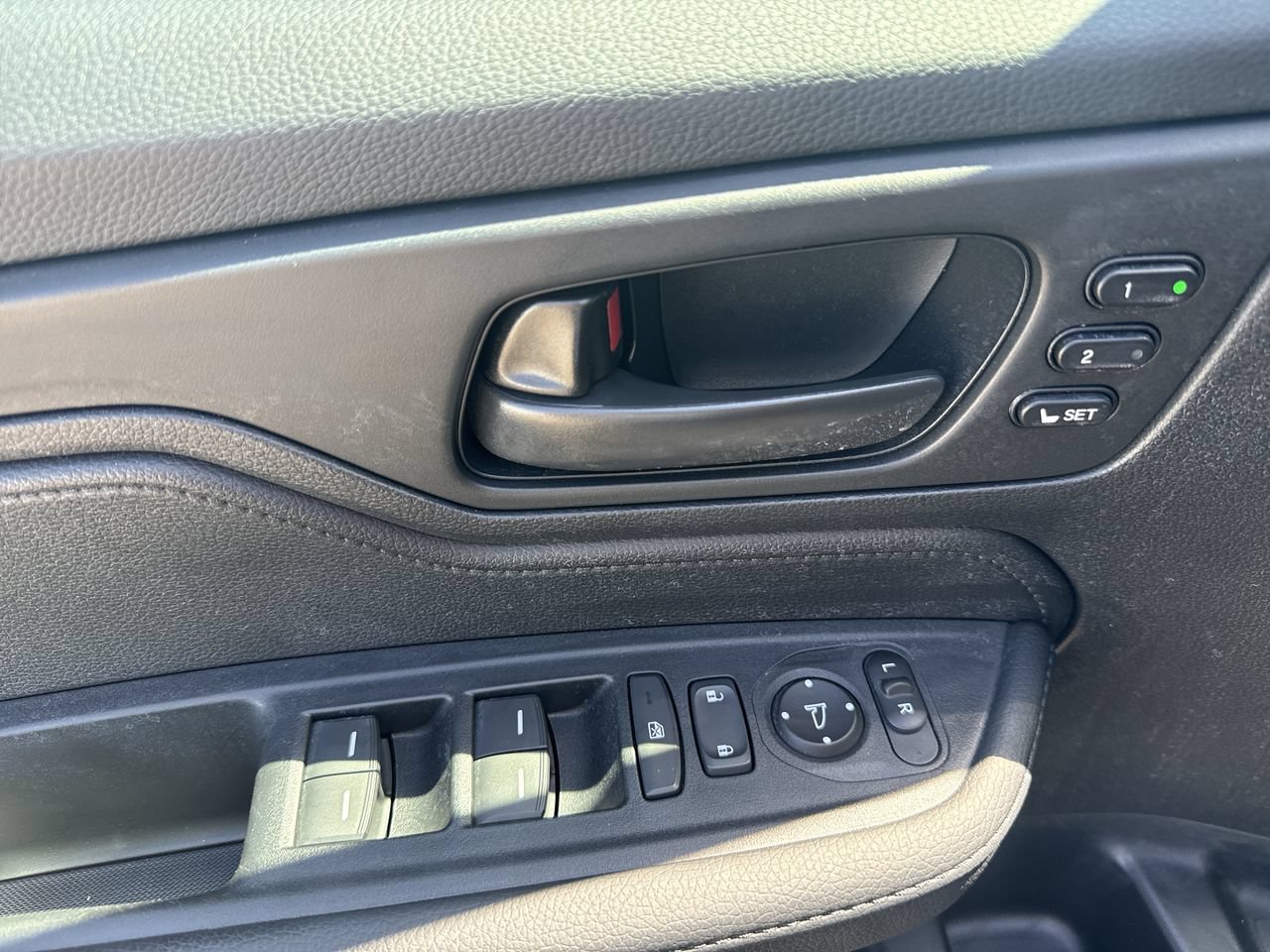 Used 2025 Honda Odyssey EX-L image 21