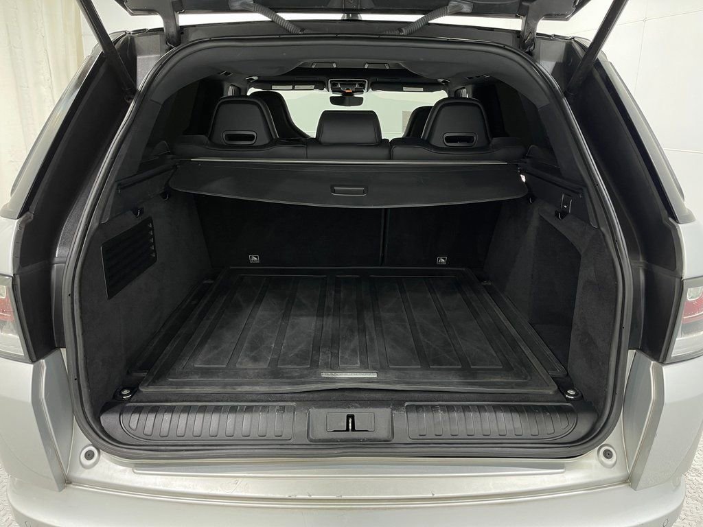 Used 2017 Land Rover Range Rover Sport SVR image 27