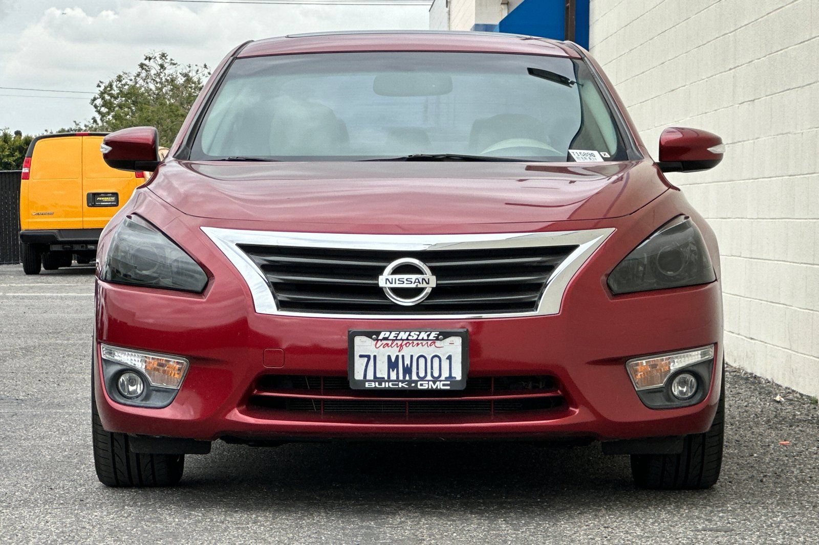 Used 2015 Nissan Altima 2.5 SV w/ Convenience Package FWD image 9