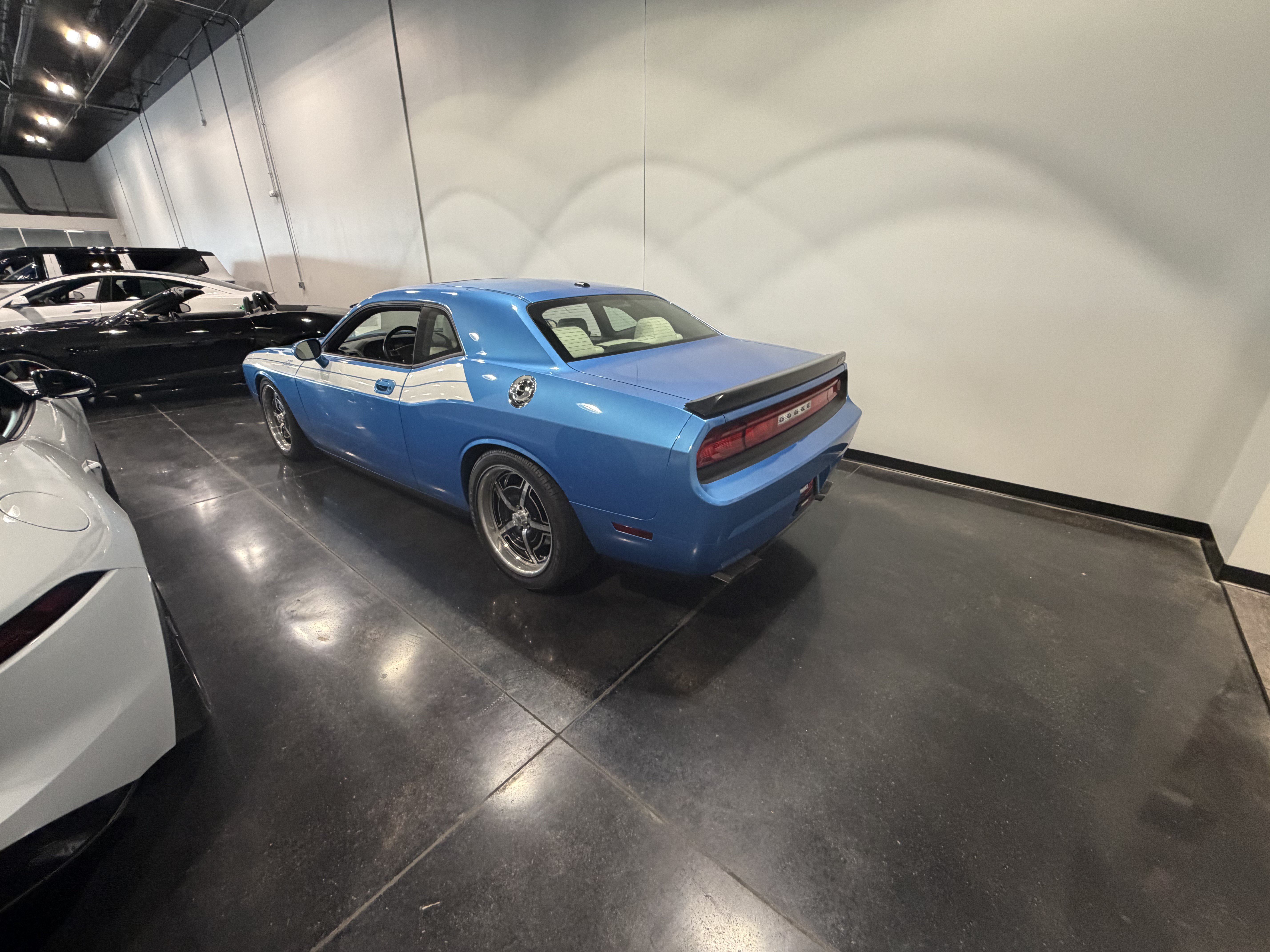 Used 2010 Dodge Challenger SRT8 w/ SRT Option Group II RWD image 4