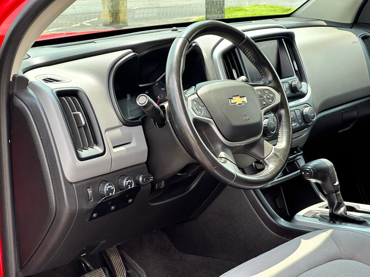 Used 2018 Chevrolet Colorado LT image 12