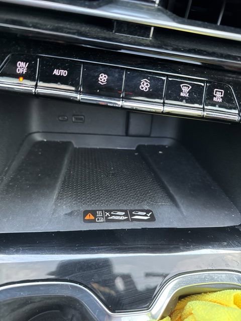 Used 2024 Chevrolet Traverse RS image 46