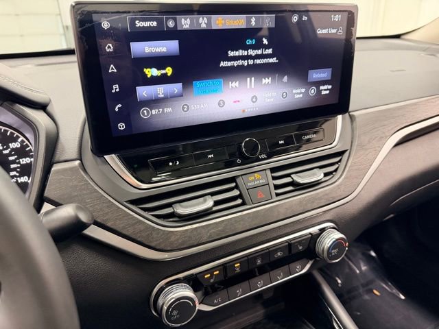 Used 2023 Nissan Altima 2.5 SV w/ SV Premium Package image 14