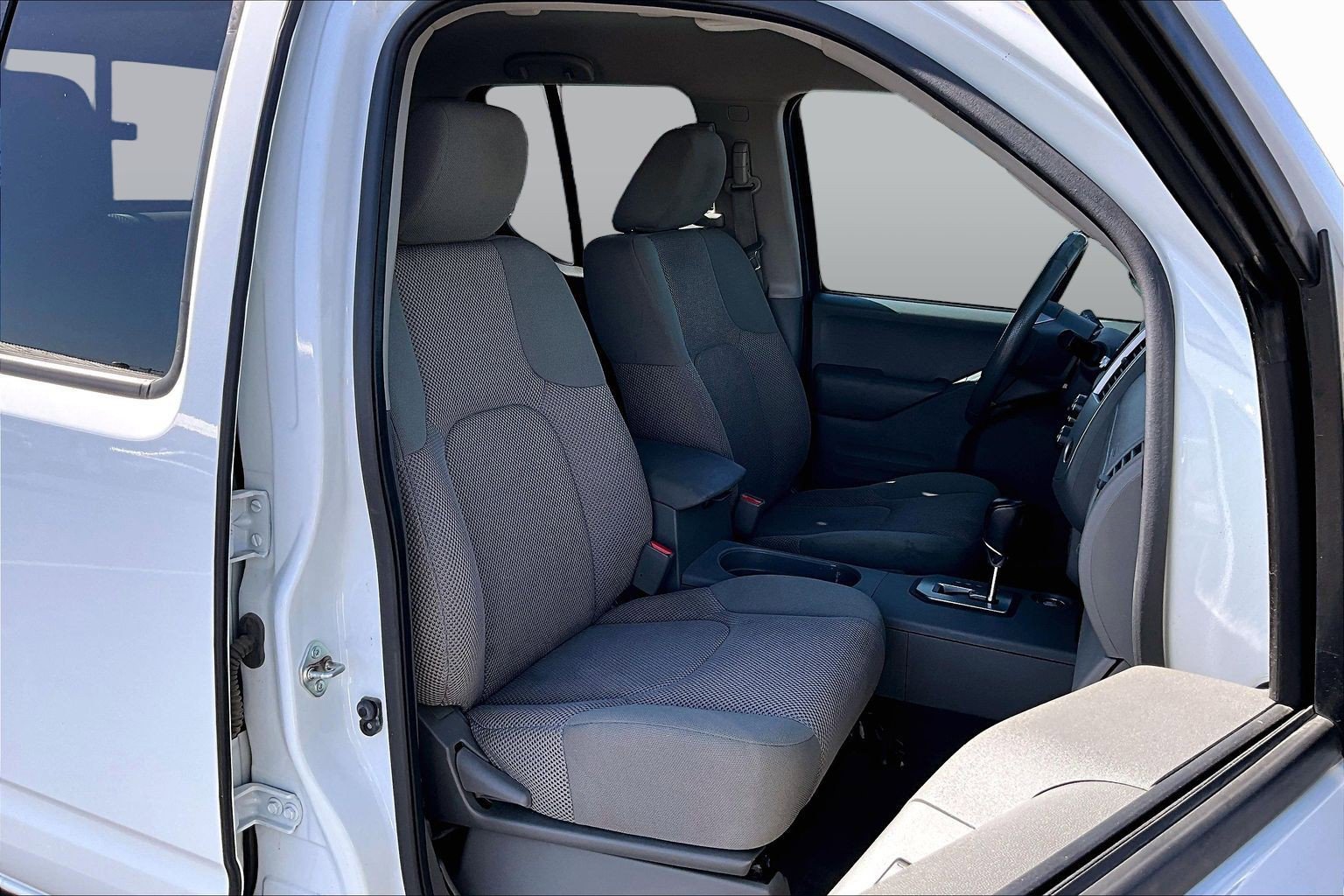 Used 2021 Nissan Frontier SV RWD image 7