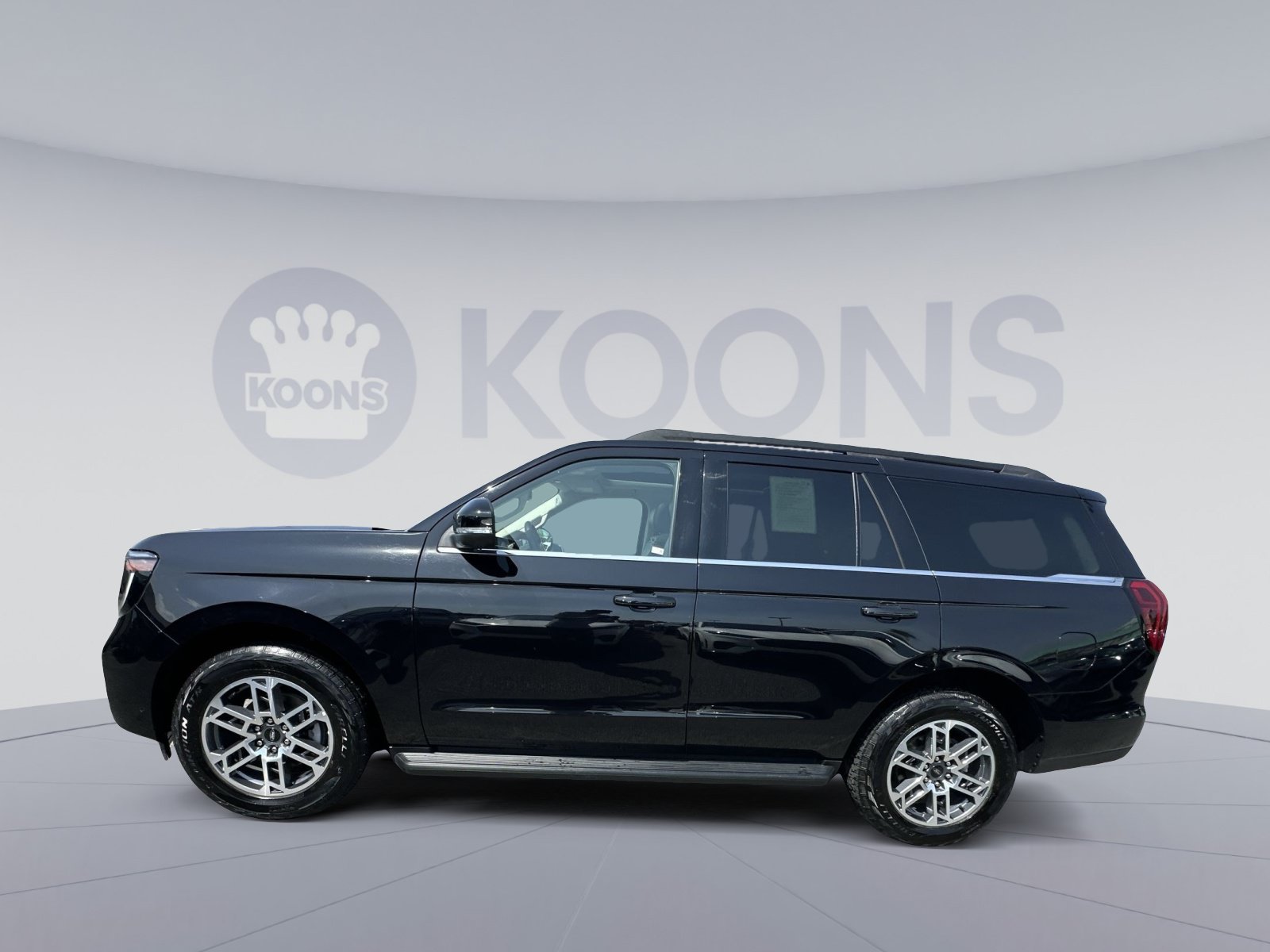 Certified 2025 Ford Expedition Active AWD/4WD image 13