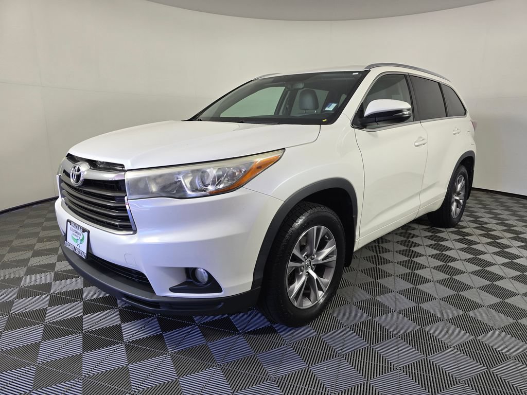 Used 2015 Toyota Highlander XLE AWD/4WD image 3