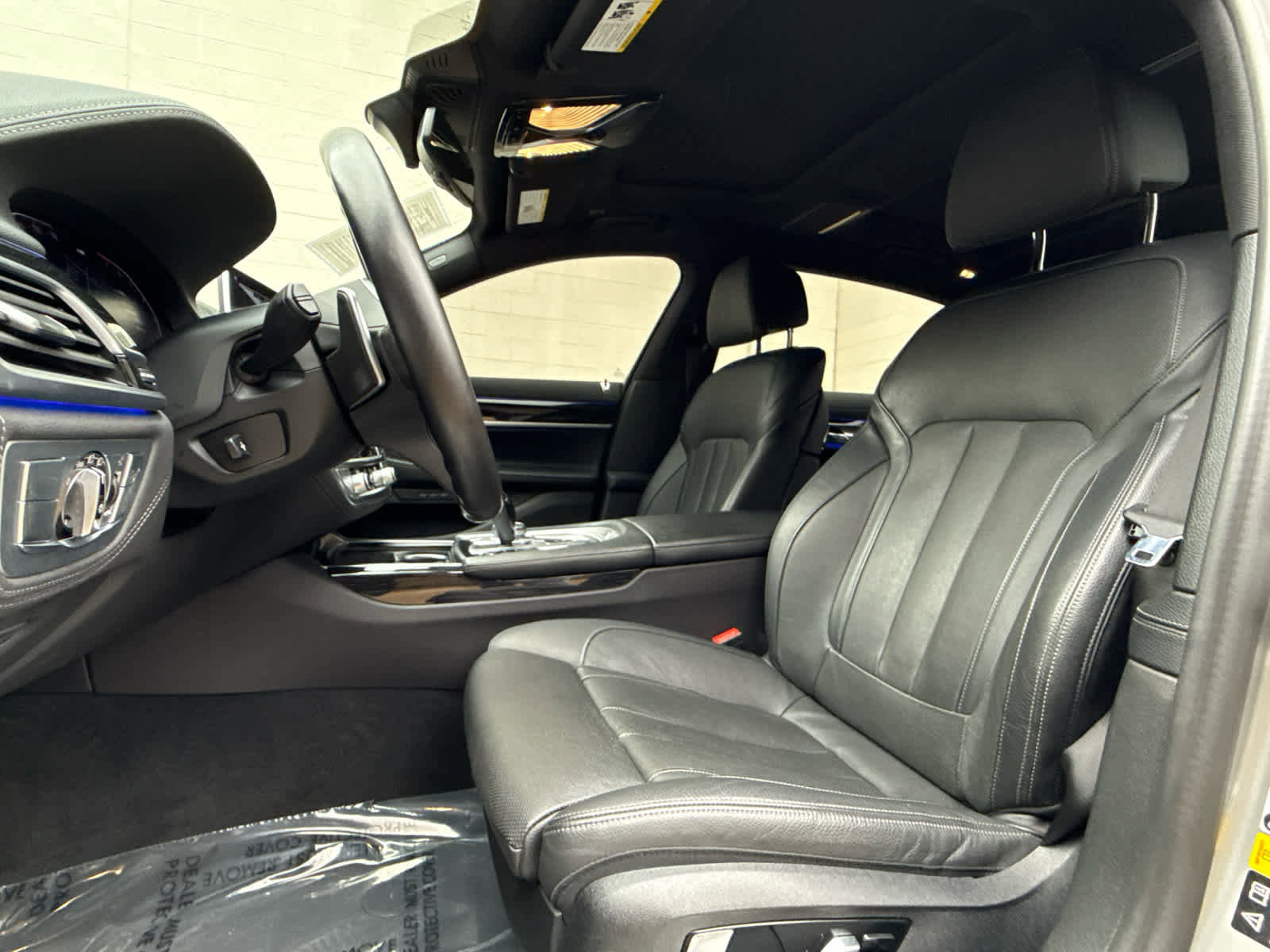 Certified 2022 BMW 740i xDrive w/ M Sport Package AWD/4WD image 13